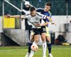 Milik loodst Ajax in leeg stadion langs Legia