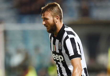 Marco Motta Gabung Watford