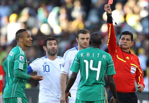 تهديدات بالقتل لساني كايتا لاعب منتخب نيجيريا