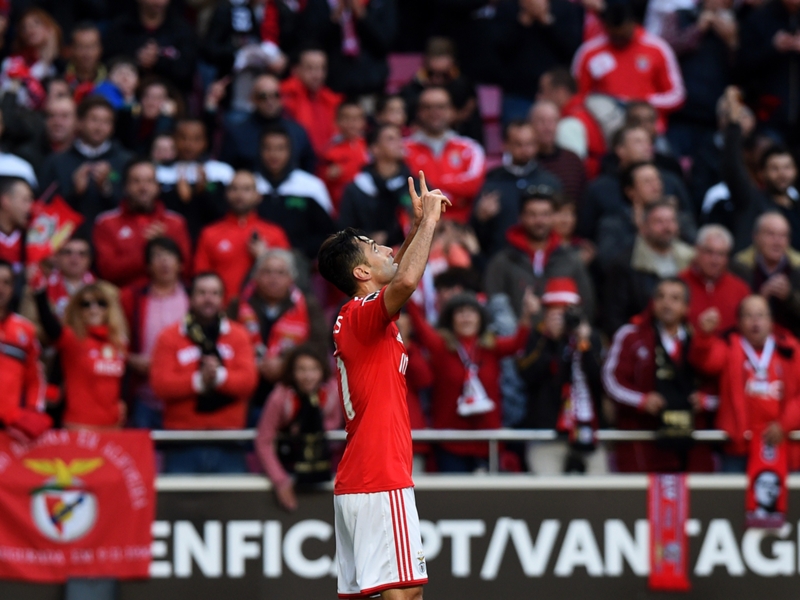 Benfica 6 x 0 Estoril: Goleada do líder da Liga de Portugal Benfica 6 x 0 Estoril: Goleada do líder da Liga de Portugal