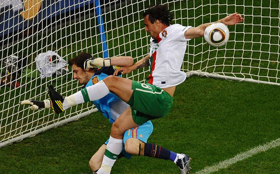 World Cup 2010 - Spain v Portugal, Hugo Almeida and Iker Casillas (Getty Images)