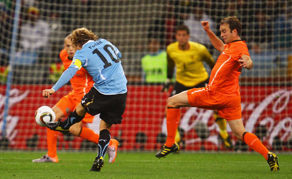 WC 2010: Netherlands vs Uruguay, Diego Forlan (Getty Images)