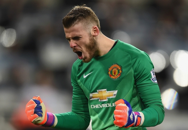 Carragher wants Real Madrid to sign De Gea