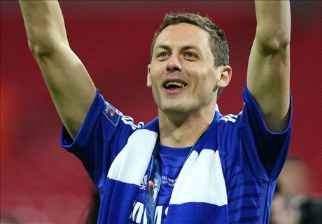 Matic injured celebrating Cup win
