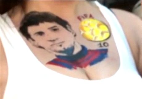 Wanita Ini Pasang Tato Messi Di Dada!