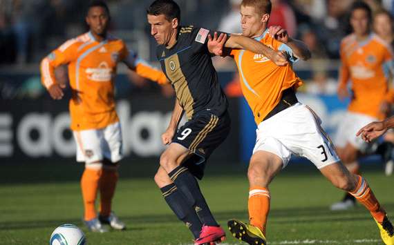 Sebastien Le Toux, Andrew Hainault, Philadelphia Union vs. Houston Dynamo (Getty Images)