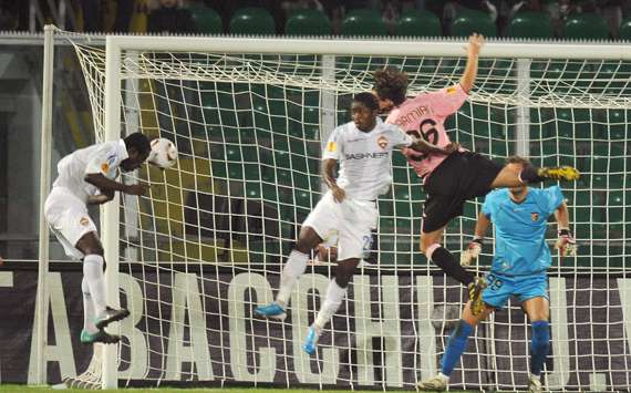 Seydou Doumbia segna di testa in Palermo-Cska Mosca (Getty Images)