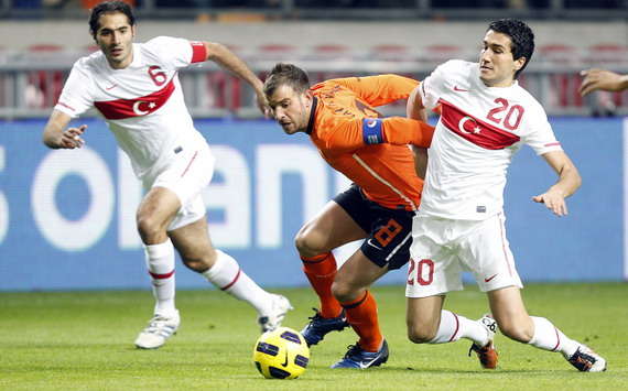 Rafael van der Vaart - Belanda & Nuri Sahin - Turki (PROSHOTS)