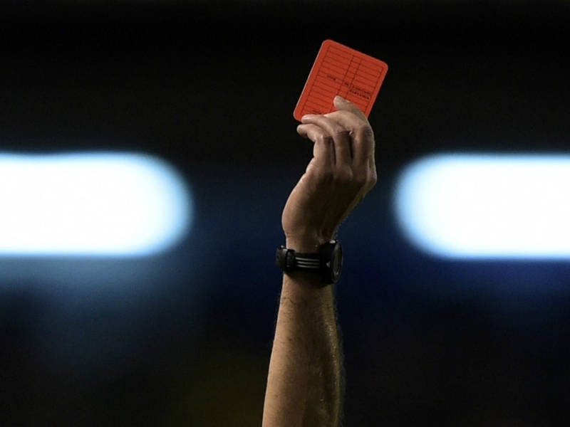 Des arbitres bosniens agressés après un derby