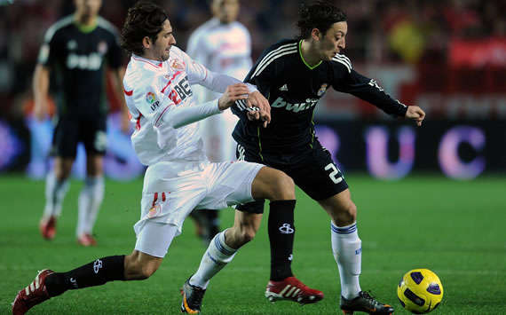 Copa del Rey: Nicolas Escude, Mesut Ozil, Sevilla, Real Madrid (Getty Images)