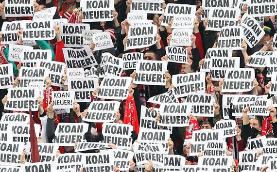 Bayern München Fans Don't Want Schalke Keeper Manuel Neuer