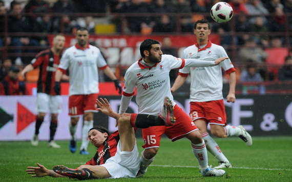 Zlatan Ibrahimovic (M), Nicola Belmonte (B) - Milan-Bari - Serie A (Getty Images)
