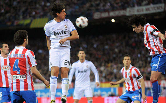 El jugador Sami Khedira (Real Madrid) ante el Atlético de Madrid