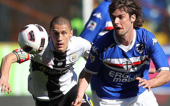 Morrone e Poli lottano in Samp-Parma (Getty Images)