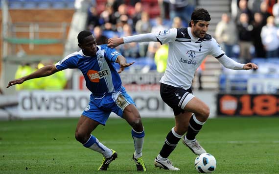 EPL, Wigan Athletic v Tottenham Hotspur, Maynor Figueroa and Vedran Corluka