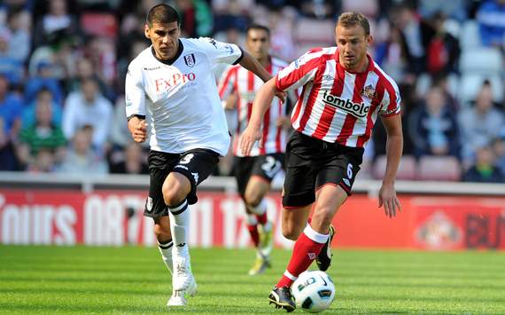 EPL - Sunderland vs Fulham, Lee Cattermole and Carlos Salcido