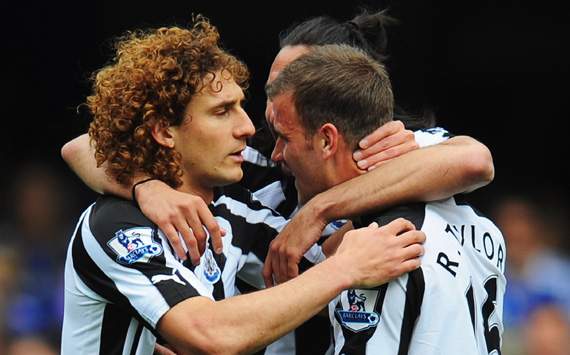 EPL - Chelsea vs Newcastle United, Ryan Taylor, Fabricio Coloccini, Jonas Gutierrez