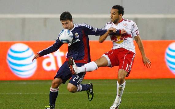 Ben Zemanski, Dwayne De Rosario; New York Red Bulls vs. Chivas USA (Getty)