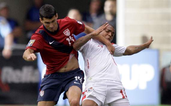 Eric Lichaj, USA; Nelson Barahona, Panama; Gold Cup