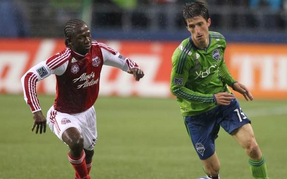 Alvaro Fernandez of the Seattle Sounders and Diego Chara of the Portland Timbers (Getty Images)