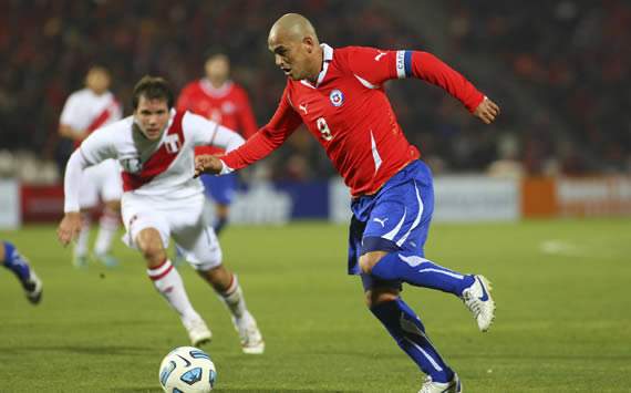 Copa America: Humberto Suazo escapa a Revoredo - Chile vs Peru