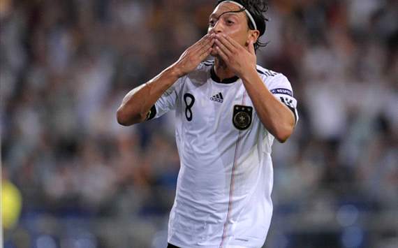 Mesut Özil, Germany vs. Austria