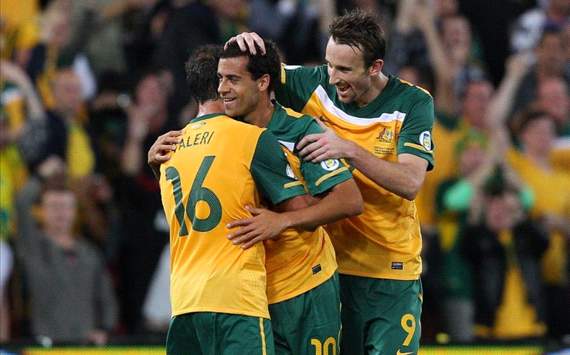 Australia v Thailand - Alex Brosque, Carl Valeri & Josh Kennedy