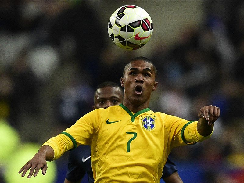 Douglas Costa: Chelsea e Mourinho entre os melhores do mundo