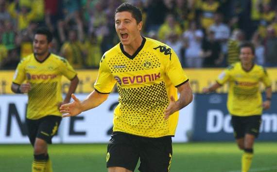 German Bundesliga: Borussia Dortmund - FC Augsburg, Robert Lewandowski