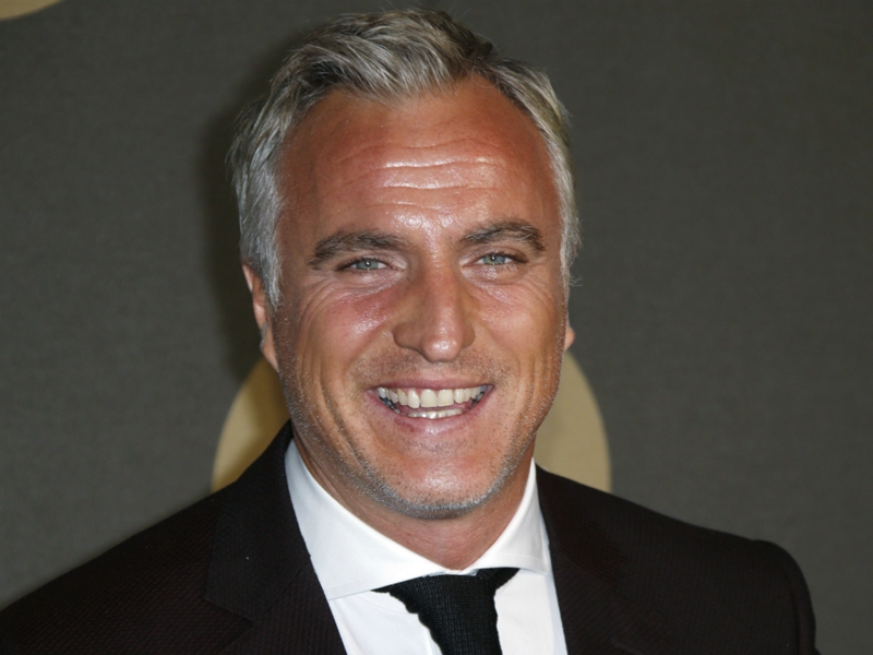 Ginola fait un pas vers Houiller