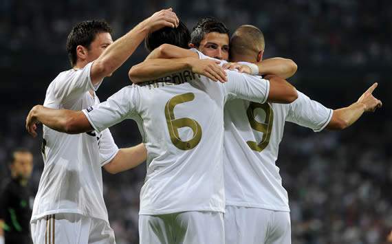 Xabi Alonso, Cristiano Ronaldo, Khedira, Benzema, Real Madrid