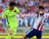 Godin (r.) hat mit Atletico schon zahlreiche Duelle mit Messi geführt