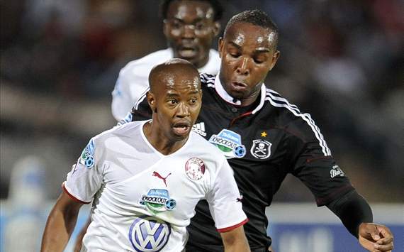 Joseph Makhanya of Moroka Swallows & Benni McCarthy of Orlando Pirates