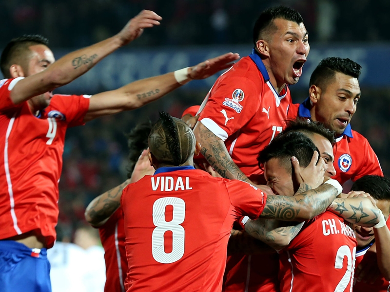 Watch out Messi: Alexis and Chile lay down Copa America marker