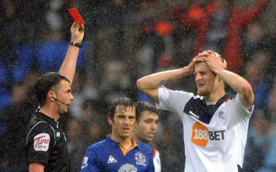 EPL-Bolton Wanderers v Everton,David Wheater and Michael Oliver