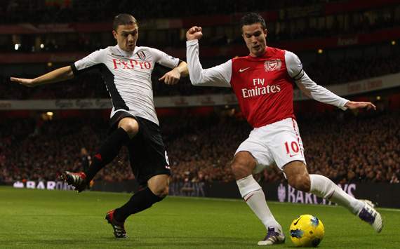 EPL - Arsenal v Fulham, Chris Baird and Robin van Persie