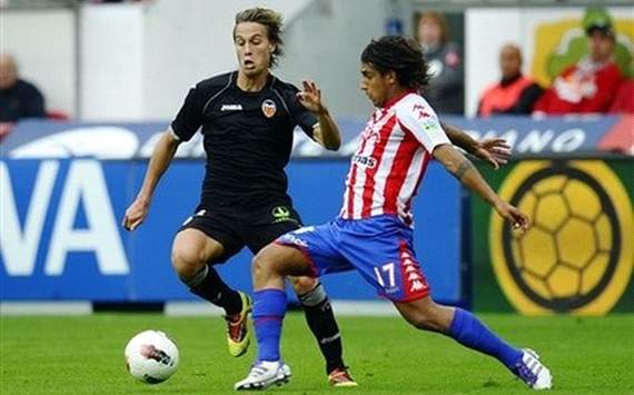 Sergio Canales, Valencia - Damian Suarez, Sporting Gijon