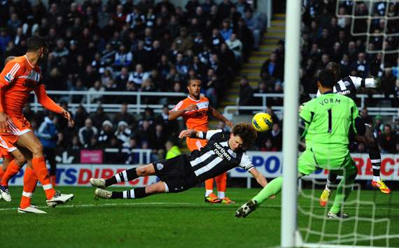 EPL: Fabricio Coloccini, Newcastle United v Swansea City