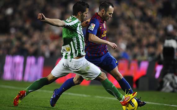 Liga BBVA: Barcelona-Betis: Andres Iniesta; Isidoro Gomez