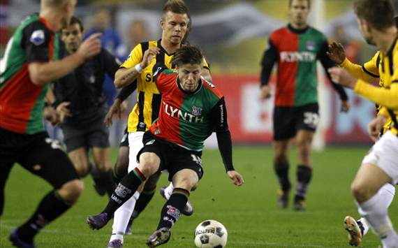 Lasse Schöne op snelheid (Vitesse - NEC)