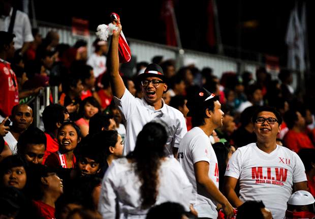 At the Gallery: The LionsXII fans
