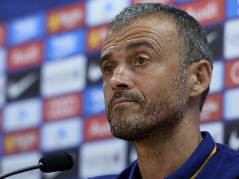 Van Gaal could lead Manchester United to treble - Luis Enrique