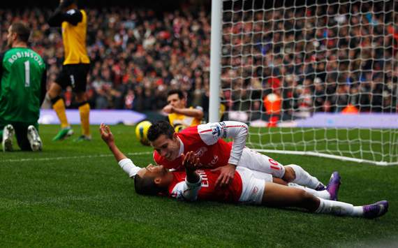 EPL, Arsenal v Blackburn Rovers,Theo Walcott; Robin van Persie
