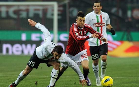 El Shaarawy contro Barzagli (Milan-Juventus)