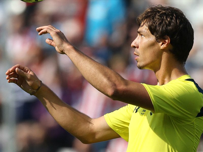 Official: Stambouli joins Paris Saint-Germain from Tottenham