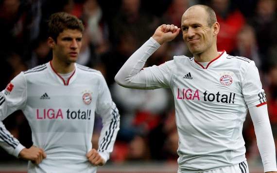 Münchens Thomas Müller und Arjen Robben