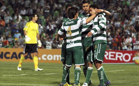 Iván Estrada, Oribe Peralta, Santos Laguna (Getty)