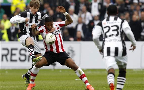 PSV - Heracles: Rienstra vs. Lens
