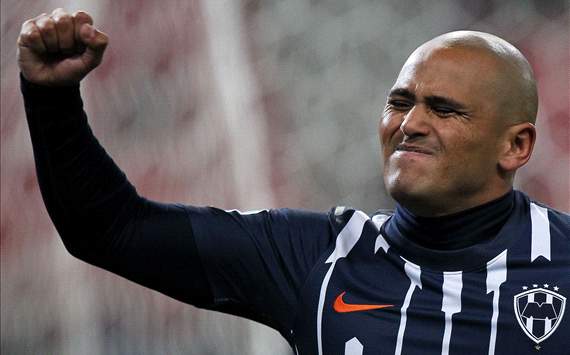 Humberto Suazo, Monterrey