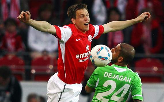 FSV Mainz 05 v VfL Wolfsburg - Bundesliga, Radoslav Zabavnik; Ashkan Dejagah